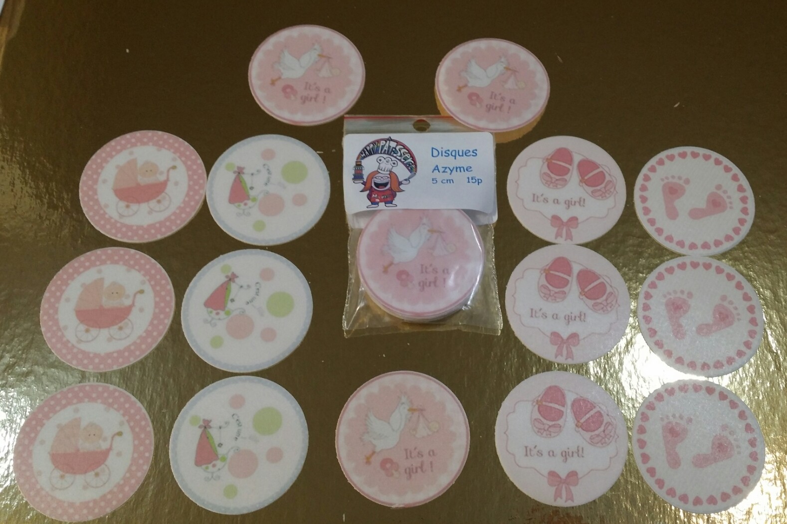 it's a girl bébé disque cupcake