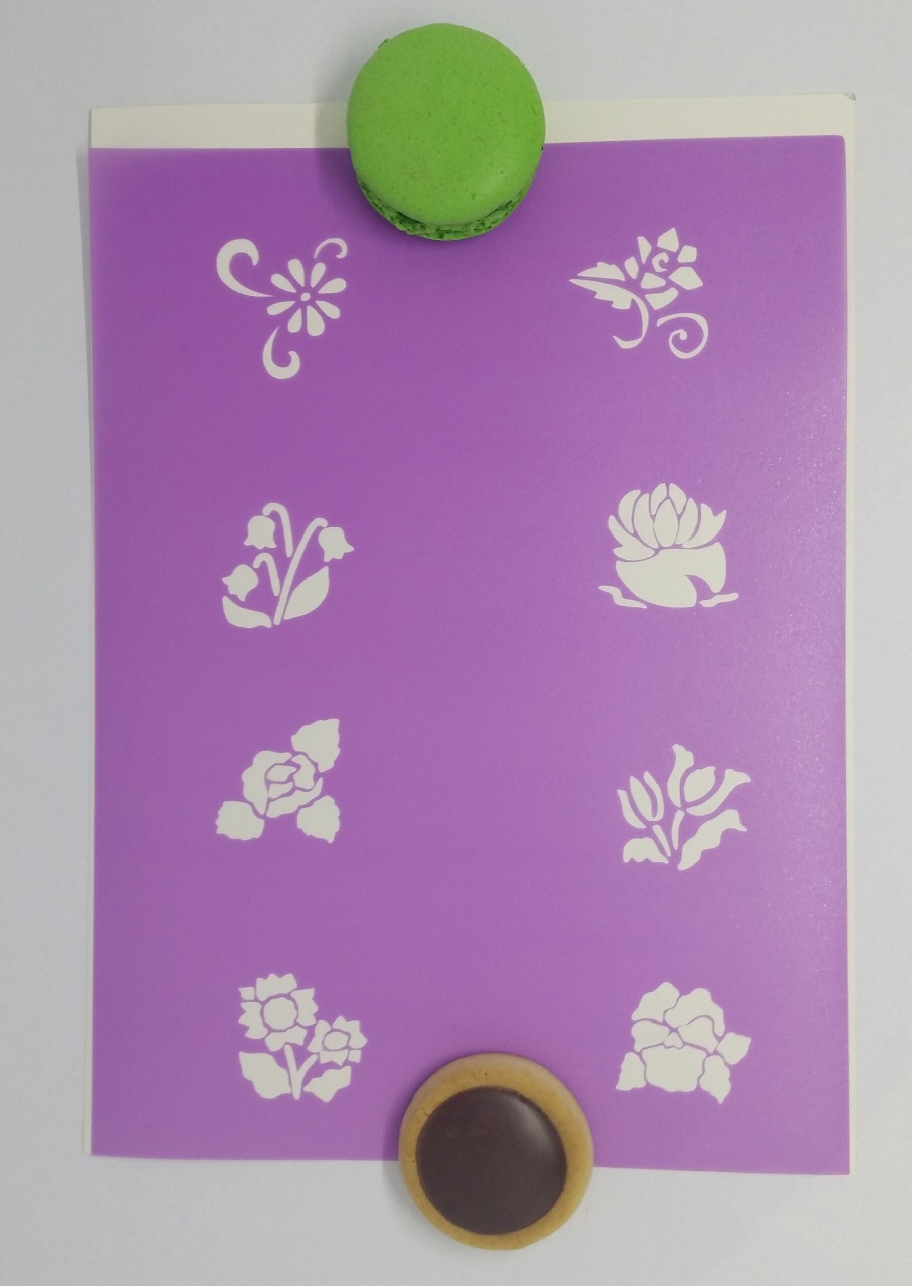 Fleurs pochoir stencil gâteau